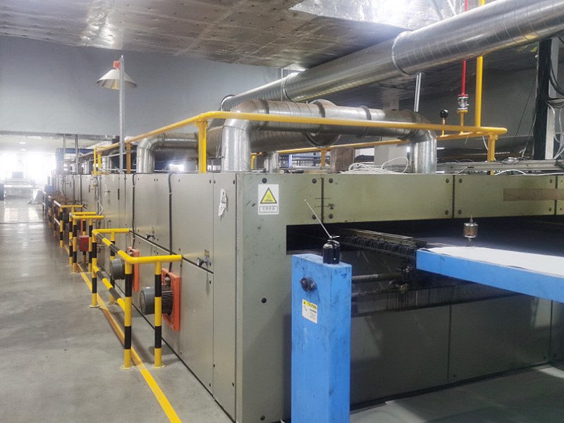 Spray adhesive line