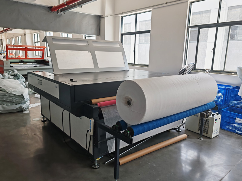 Laser cutting machine
